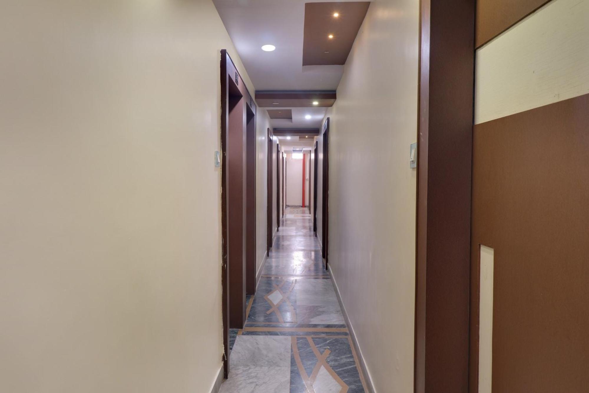 Hotel O Swag Jabalpur Bagian luar foto