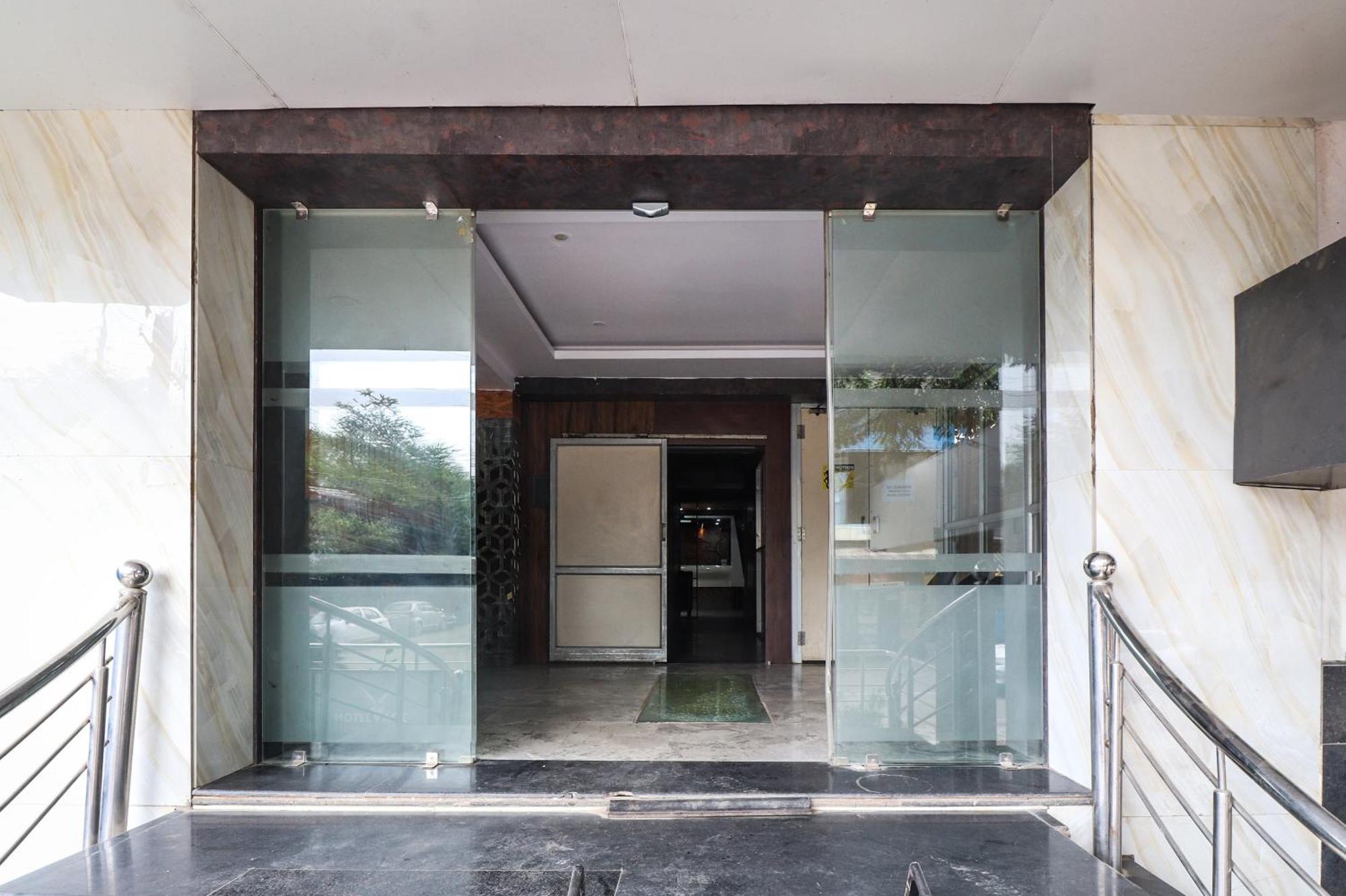 Hotel O Swag Jabalpur Bagian luar foto