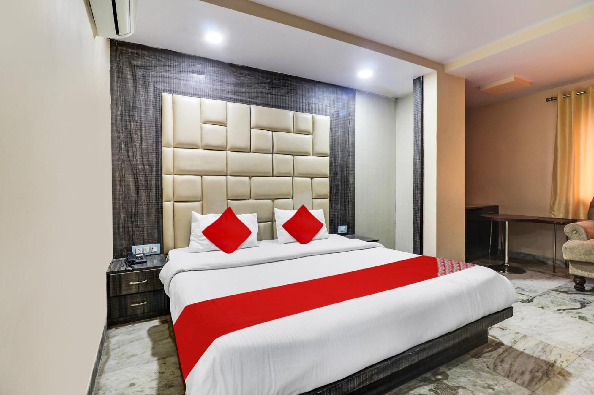 Hotel O Swag Jabalpur Bagian luar foto