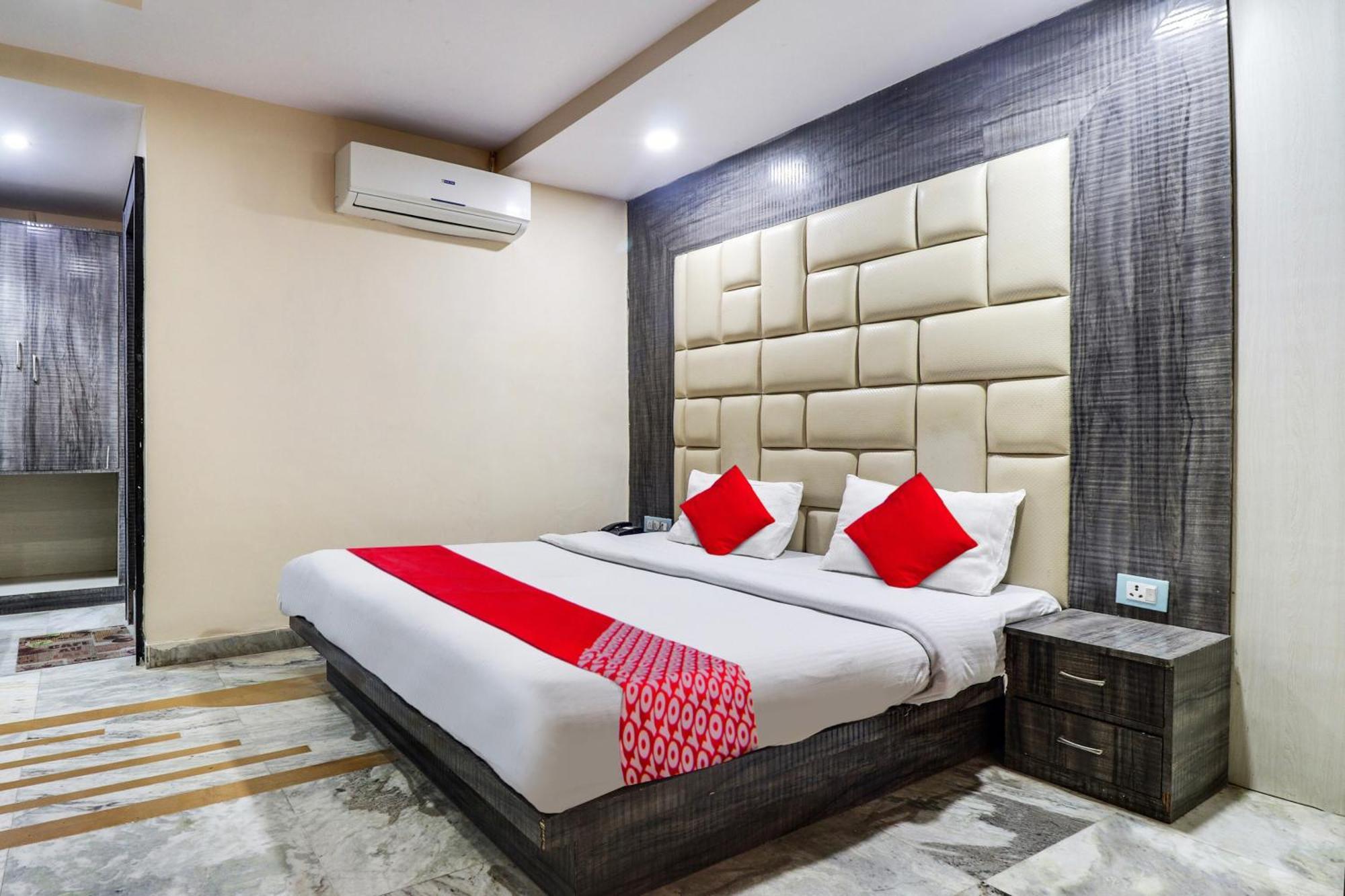 Hotel O Swag Jabalpur Bagian luar foto